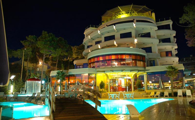 Vela Hotel Restaurant Golem  Eksteriør billede