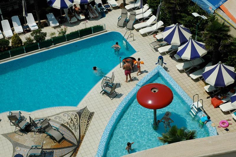 Vela Hotel Restaurant Golem  Eksteriør billede