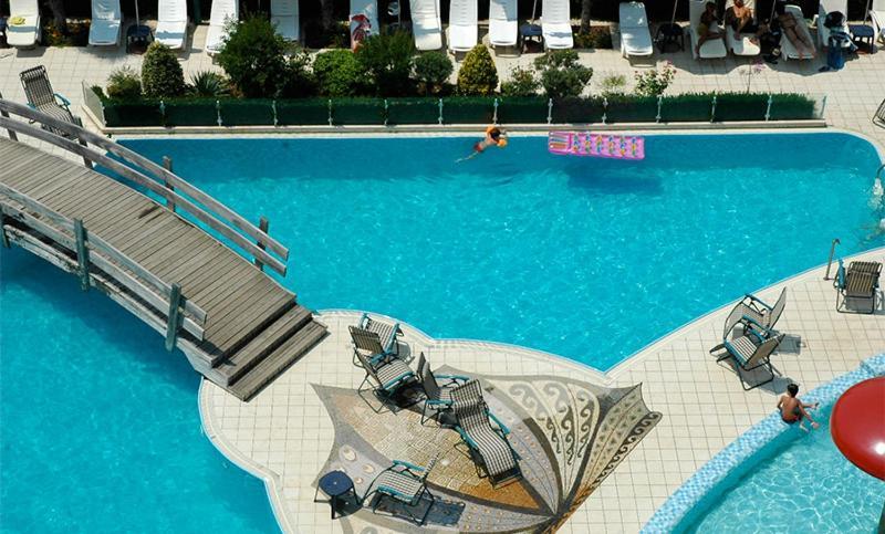 Vela Hotel Restaurant Golem  Eksteriør billede