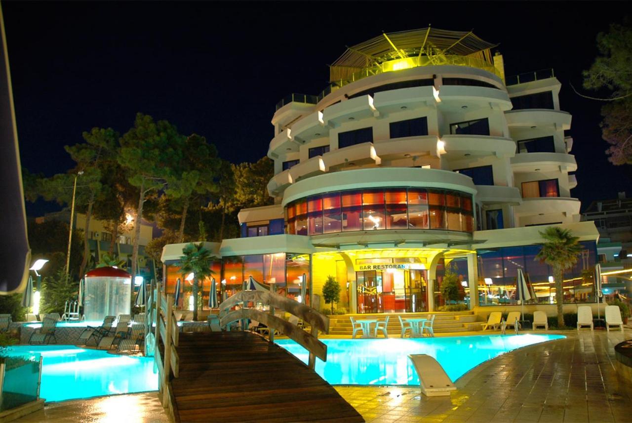 Vela Hotel Restaurant Golem  Eksteriør billede