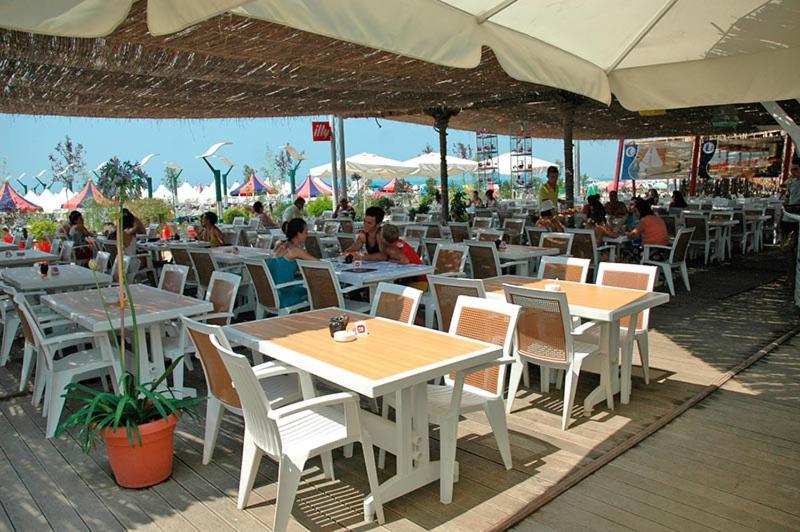 Vela Hotel Restaurant Golem  Eksteriør billede