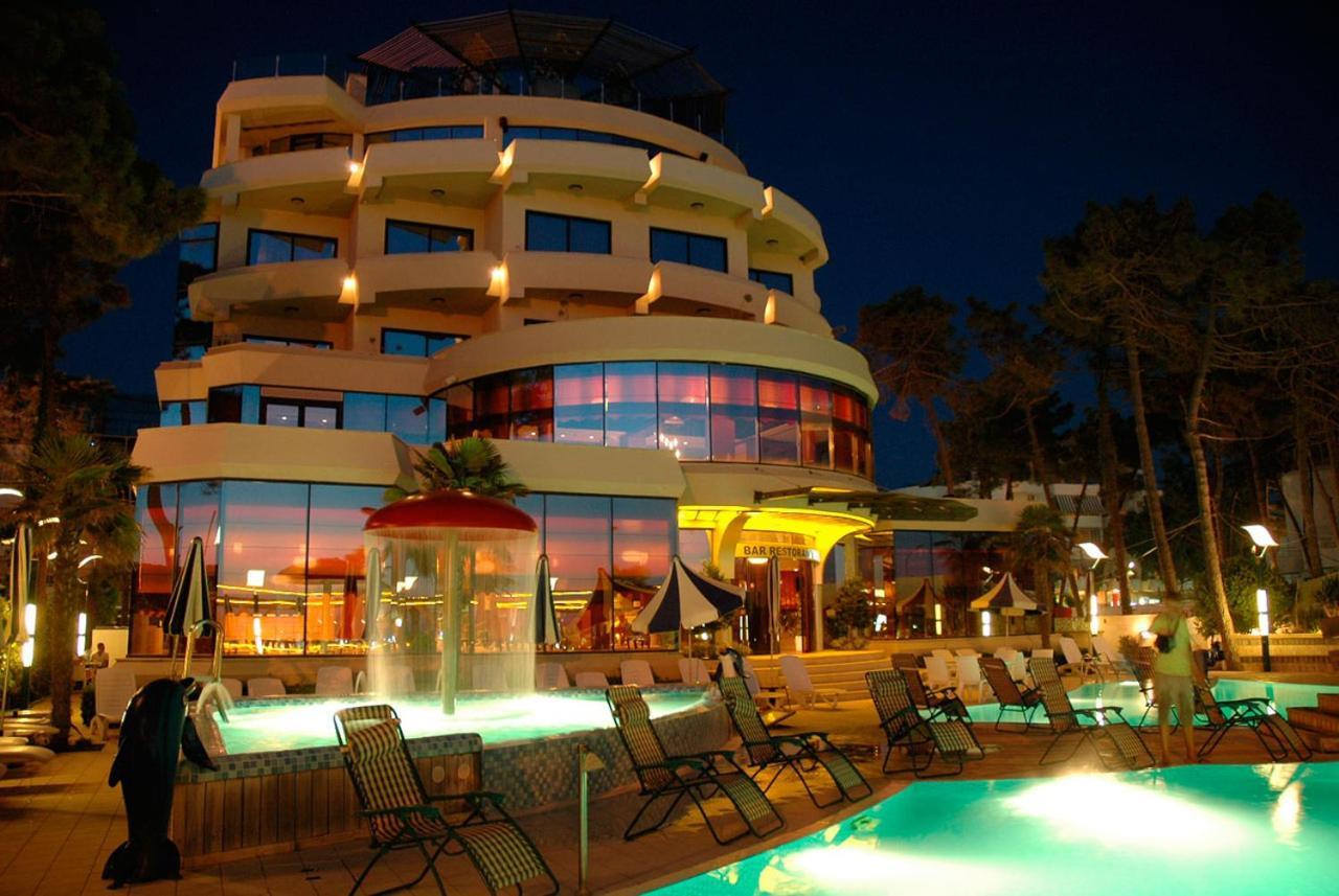 Vela Hotel Restaurant Golem  Eksteriør billede